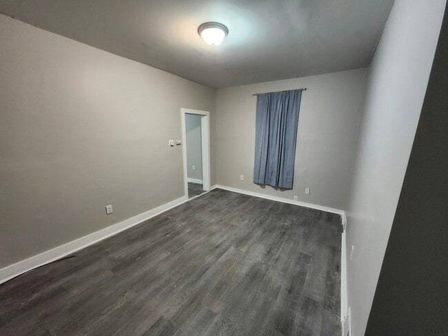 Building Photo - 2033 W 98th St