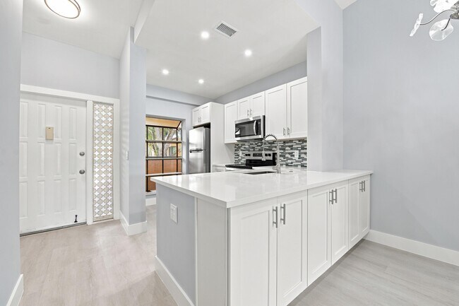 Building Photo - 2249 SW 15th St