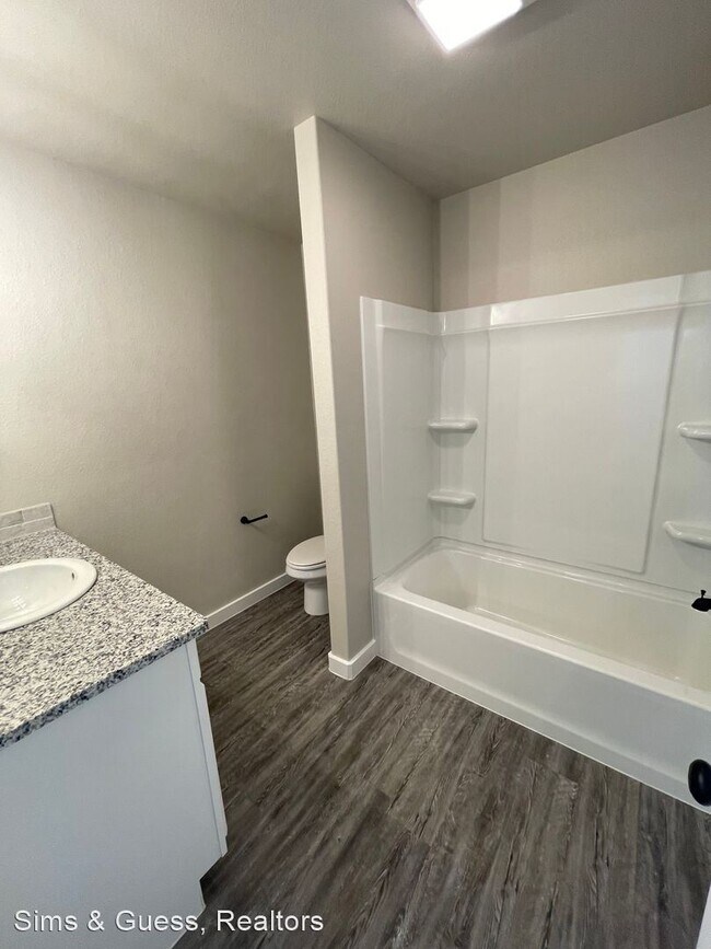 Building Photo - 3 br, 2 bath House - 902 Canal