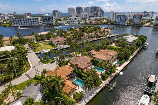 Building Photo - 2626 Barcelona Dr