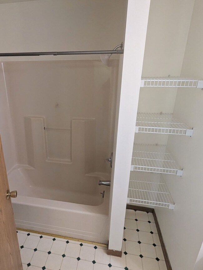 Building Photo - 804 Wildwood Blvd