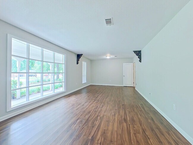 Building Photo - 850 Brookfield Pkwy