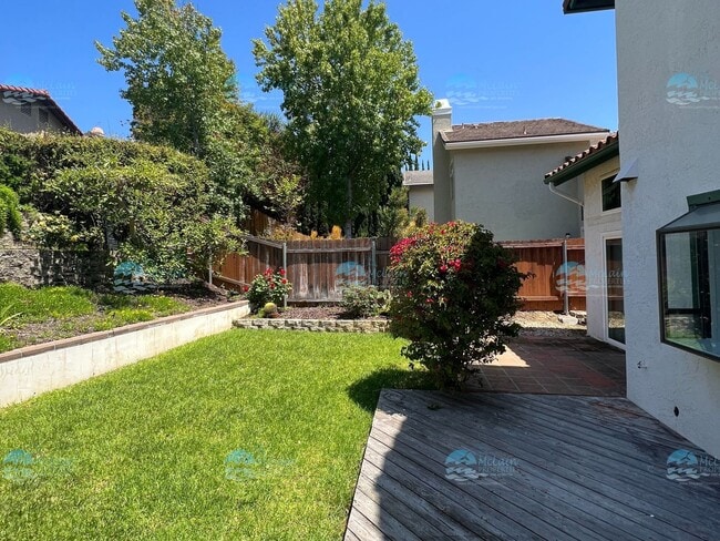 Building Photo - Two Story 3BD/2.5BA Home In Carmel Valley