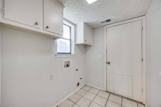 Building Photo - 1700 Tree House Ln