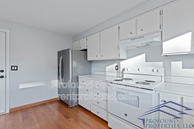 Building Photo - 19300 SW Hennig St