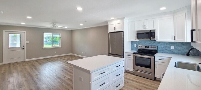 Building Photo - Venice Beach Apts Annual Condo for Rent