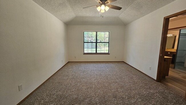 Building Photo - 1700 Kendolph Dr