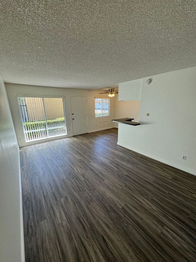 Building Photo - 7434 Mesa College Dr