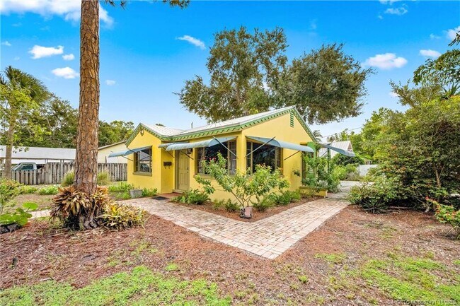 Building Photo - 120 SW 5th St