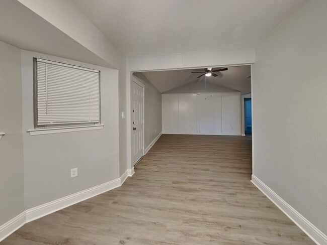 Building Photo - Move-In Ready 4BR Home in Arlington | Sunroom & Large Yard near DFW