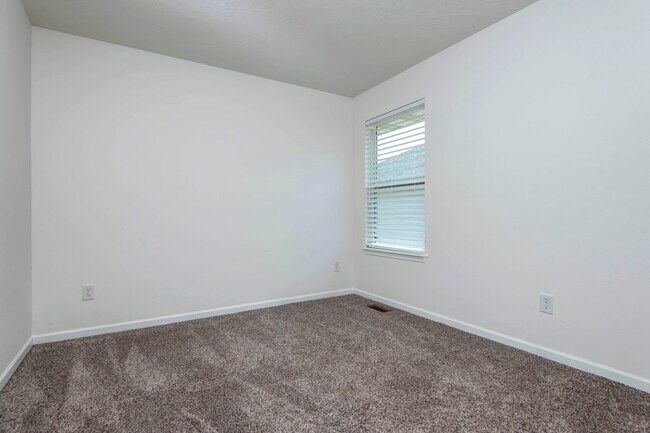 Building Photo - 2013 South St