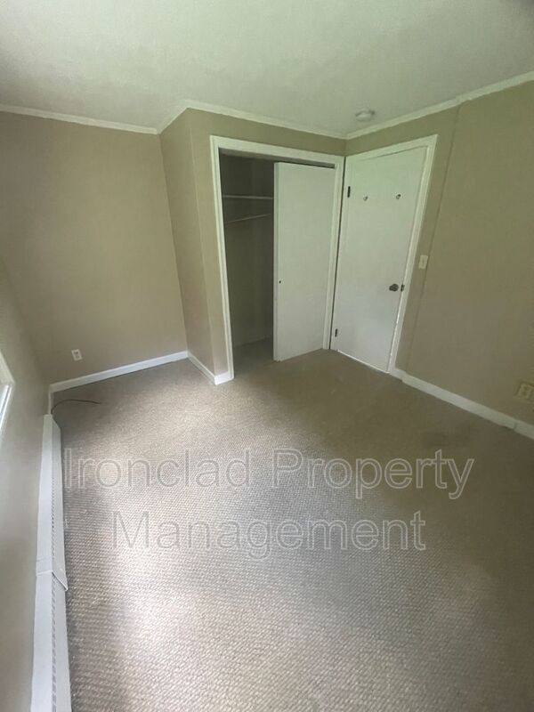 Building Photo - 5 Elizabeth Rd