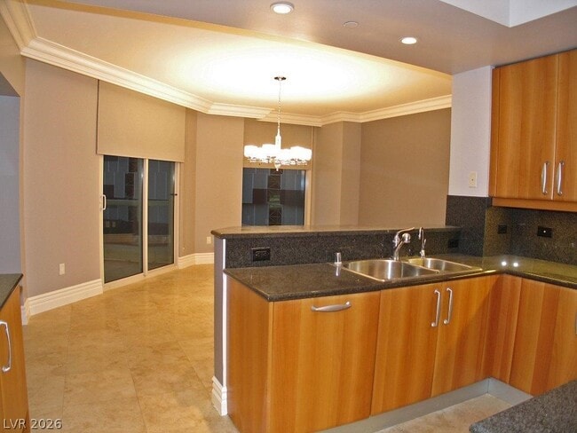 Building Photo - 2747 Paradise Rd