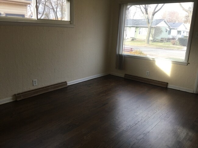 Building Photo - 3 bedroom Single Family