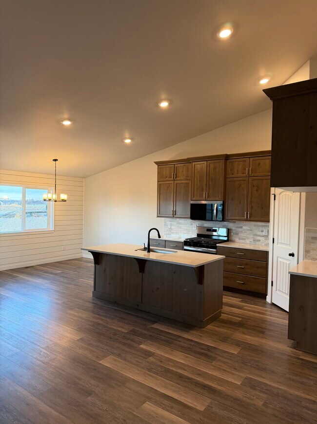 Building Photo - 2241 Great Basin Wy