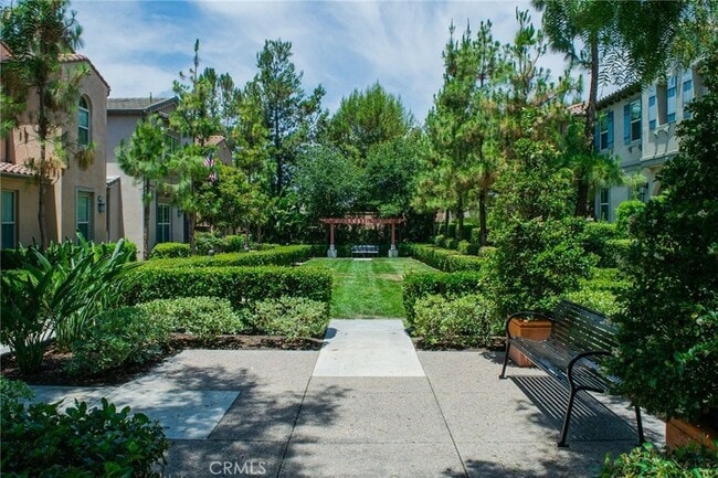 Building Photo - 23 Keepsake