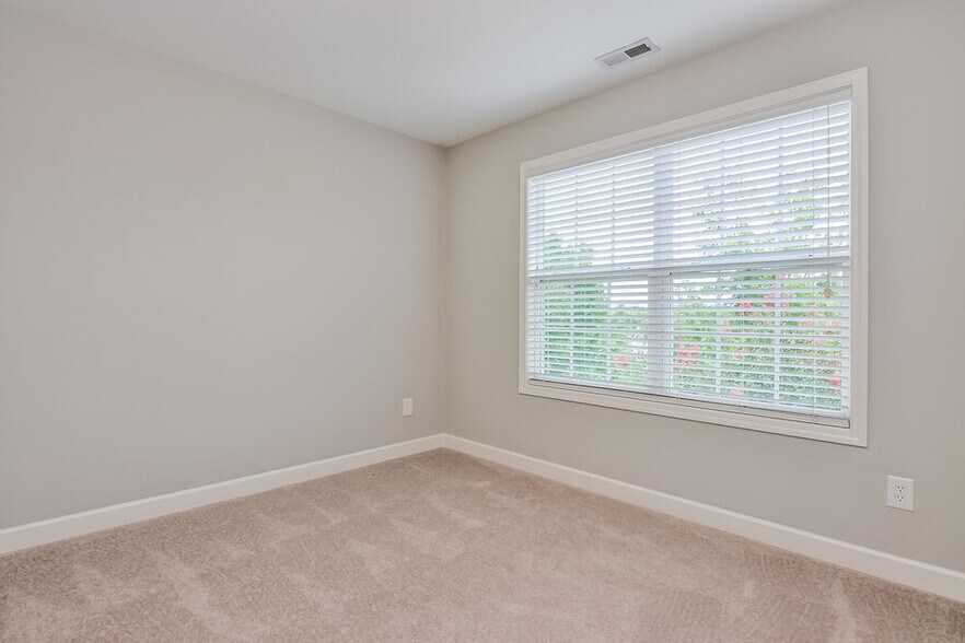 Building Photo - 1320 Trailing Rose Ct