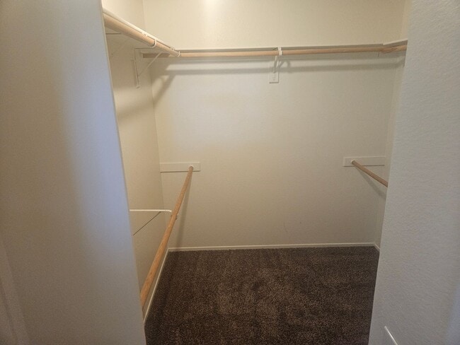 Building Photo - 3 bedroom home on cul-de-sac!