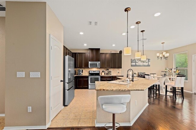 Building Photo - 1501 Arial Dr