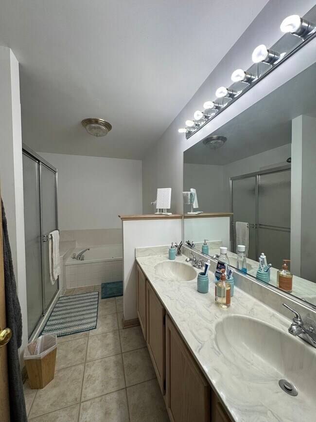 Building Photo - 2164 Seaver Ln