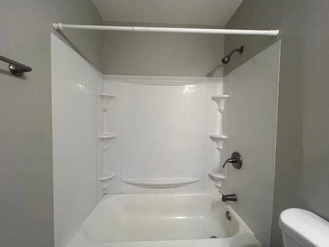 Building Photo - 811 Cedarcrest Dr