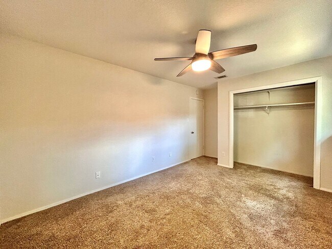Building Photo - Cozy 3-Bedroom, 2-Bath Home with Covered D...