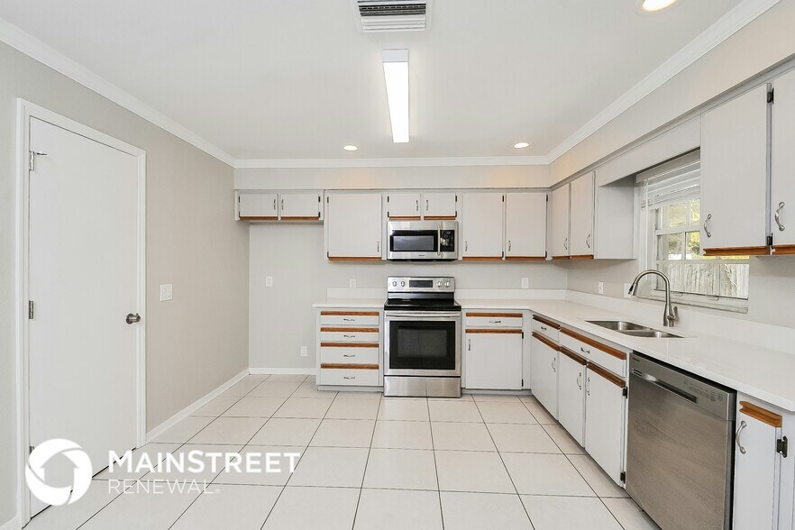 Building Photo - 6417 Dartmouth Rd