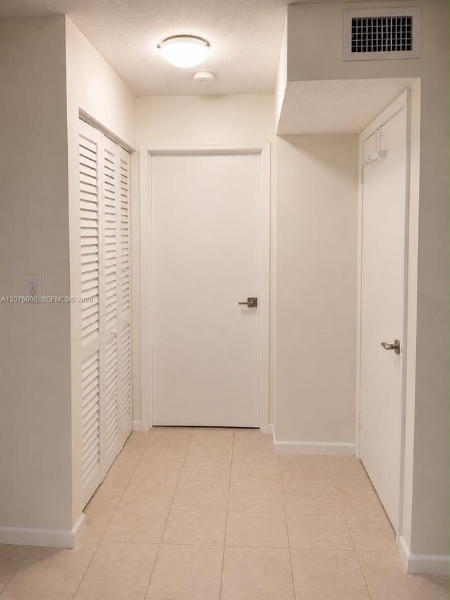 Building Photo - 1195 NW 125th Ct