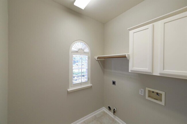 Building Photo - 407 Groveton Ridge Ln