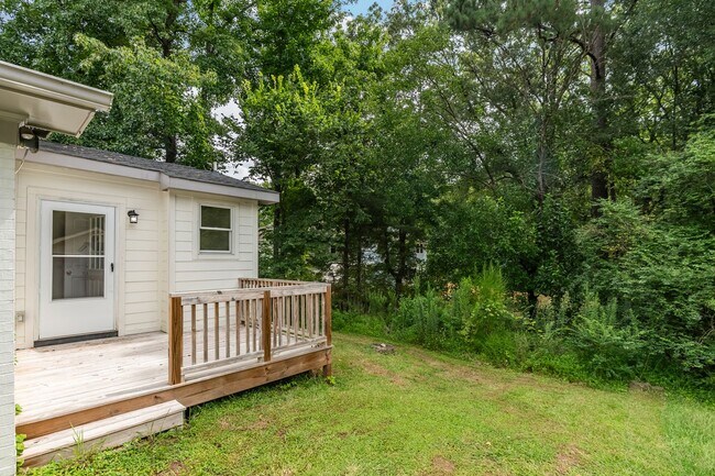 Building Photo - Single Family Home- Walking Distance to NC...