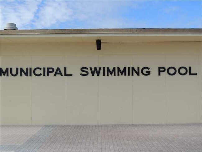 Building Photo - 1111 N Federal Hwy