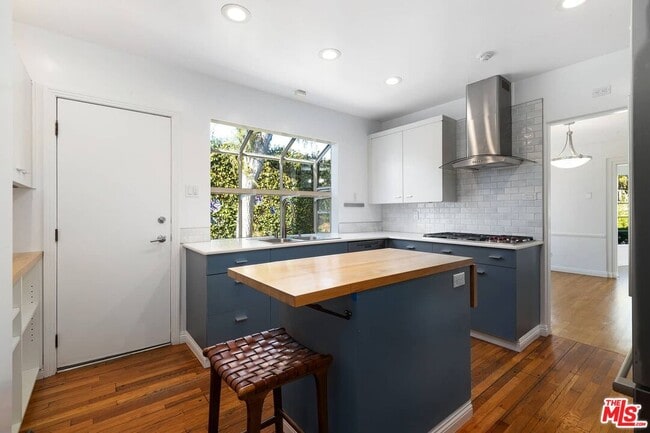 Building Photo - 486 Denslow Ave