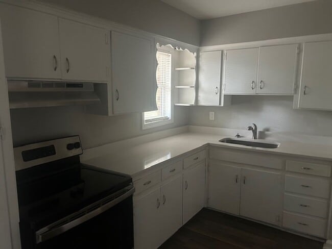 Building Photo - Must See! Recently Reduced!