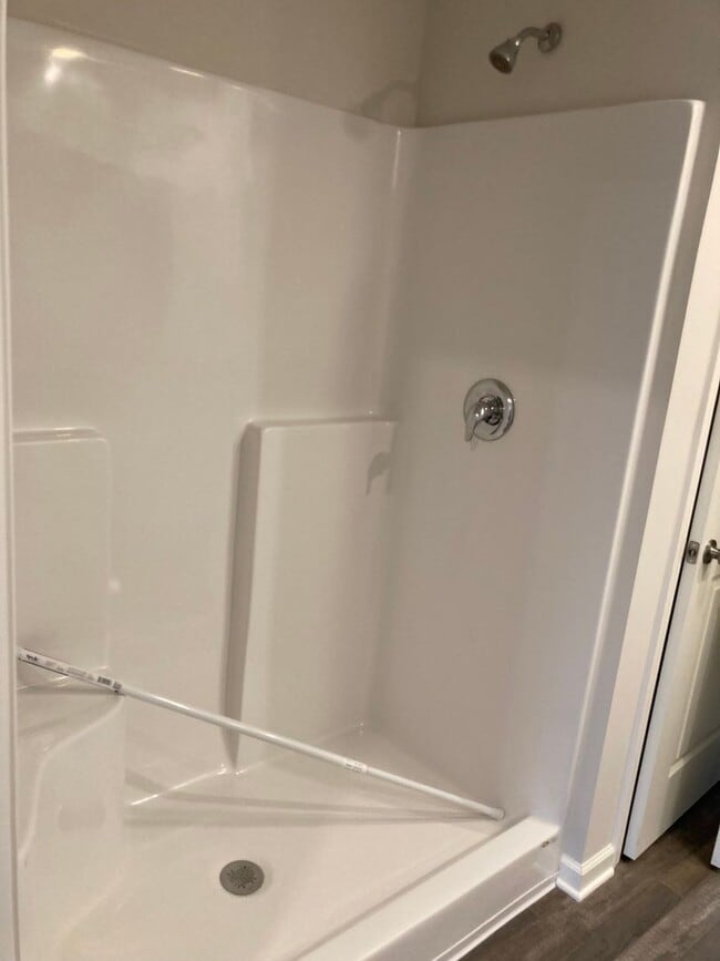 Building Photo - ** Apply TODAY ** Possibly Have Keys in Hand TOMORROW **