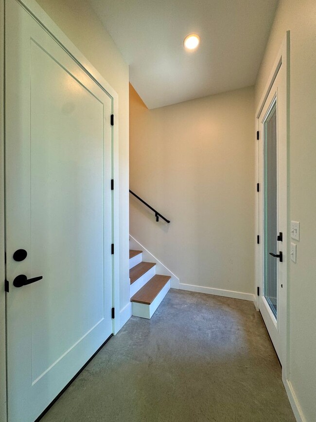 Building Photo - 1857 Zeta Way