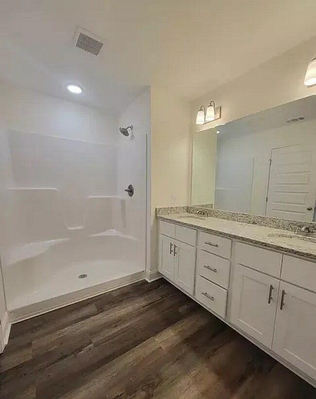 Building Photo - 109 Enclave Ct