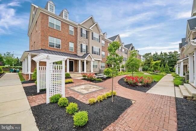 Building Photo - 712 Pony Ln