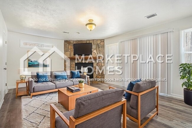 Building Photo - 525 Allana Dr