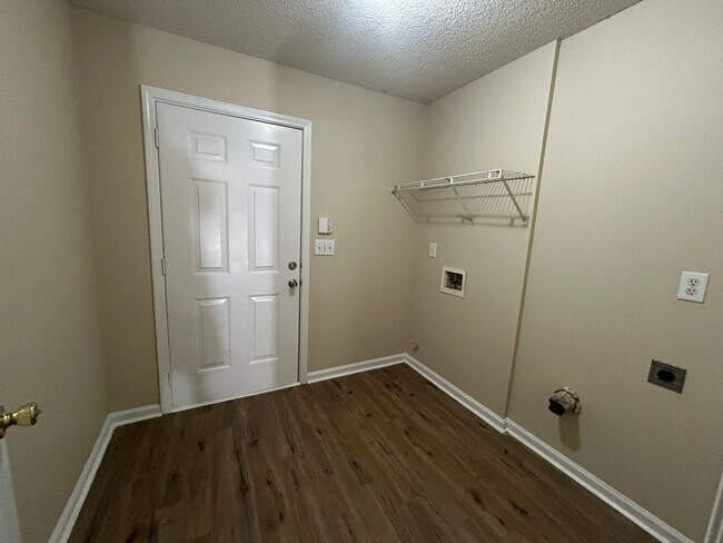 Building Photo - **MOVE IN WITH NO SECURITY DEPOSIT**8205 A...