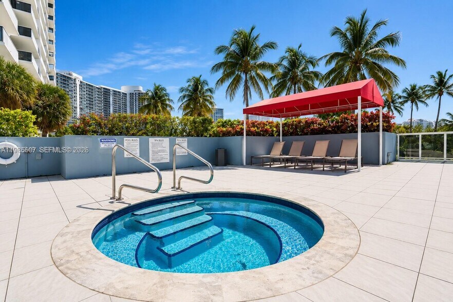 Building Photo - 3675 N Country Club Dr
