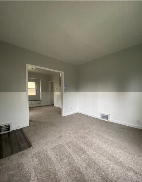 Building Photo - 3218 W 112th St
