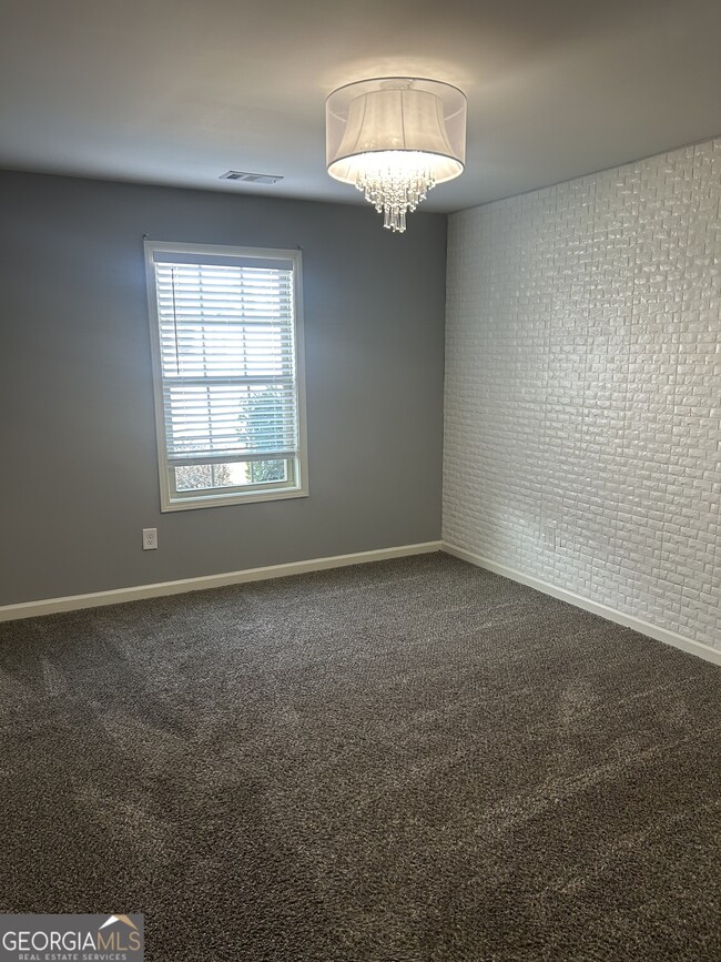 Building Photo - 149 Peak Ct.