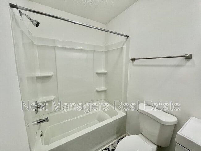 Building Photo - 2816 E Cramer Dr