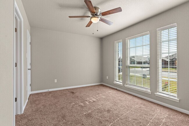 Building Photo - 901 Marlow Cove