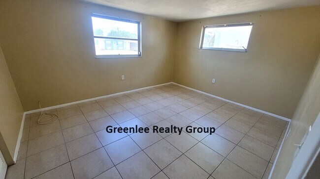 Building Photo - Cozy 2 Bed/1Bath Home in New Port Richey