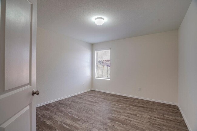 Building Photo - 3200 Windy Vane Dr