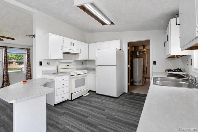 Building Photo - 15060 Michael St