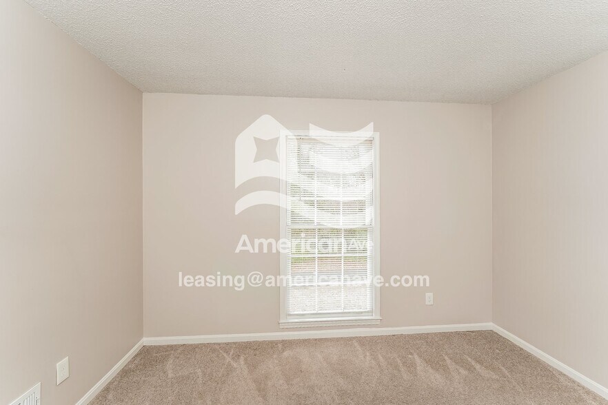 Building Photo - 1657 Azalea Dr