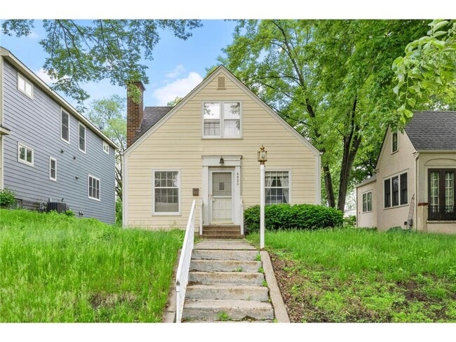 Building Photo - 4020 Ewing Ave S