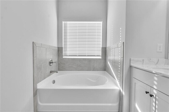 Building Photo - 5108 City Walk Dr